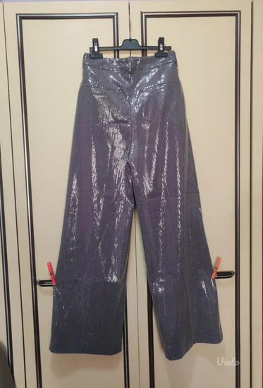 NOVO Zara poslovne pantalone sljokicave M