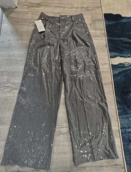 Zara poslovne pantalone sljokicave M