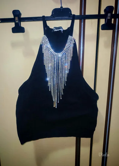 Zara top sa ''ogrlicom'' xs-s