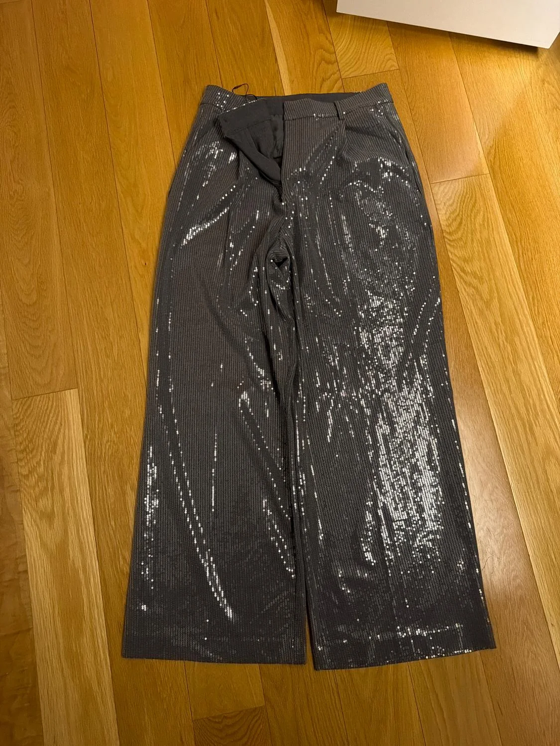 Zara poslovne pantalone sljokicave M