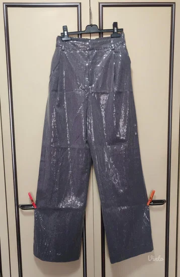 NOVO Zara poslovne pantalone sljokicave M