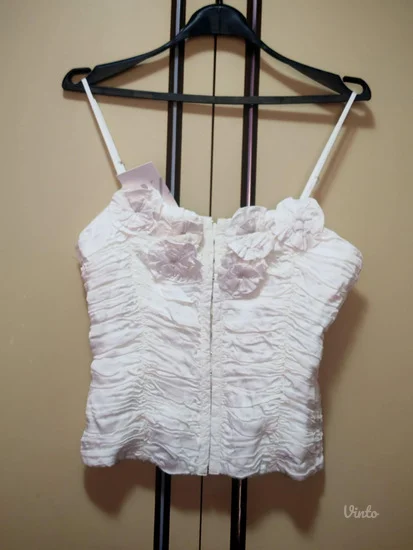 Zara romanticna bluza sa 3 D cvetovima s-m