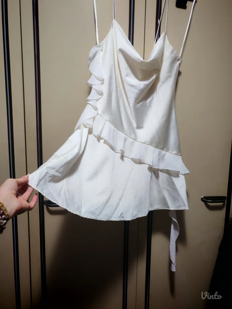 Zara bela ruffle haljina sa strasom s, slabiji M