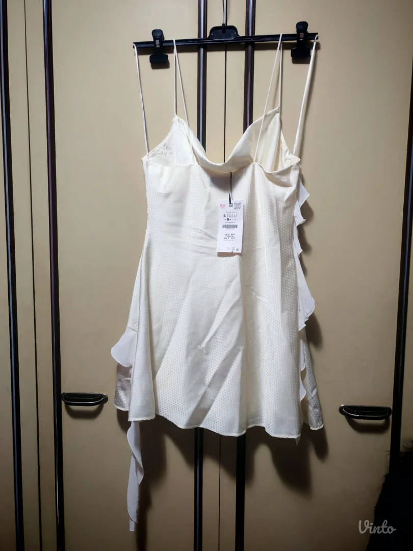 Zara bela ruffle haljina sa strasom s, slabiji M