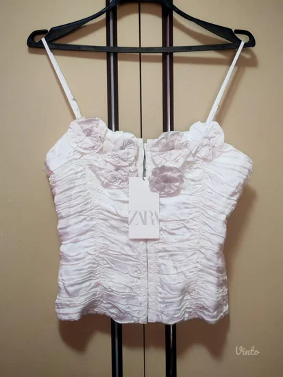 Zara romanticna bluza sa 3 D cvetovima s-m