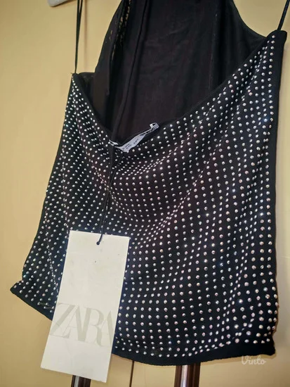 Novo sa etiketom, zara topic sa kristalima s / m