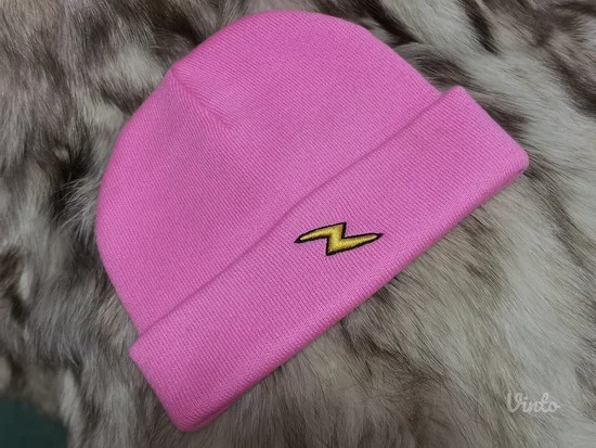 Novo ružičasta zimska kapa