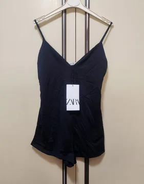 Zara crni kratki kombinezon s/m