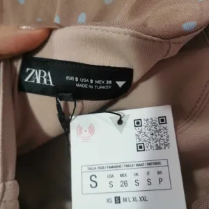 Zara midi top haljina sa tufnicama S