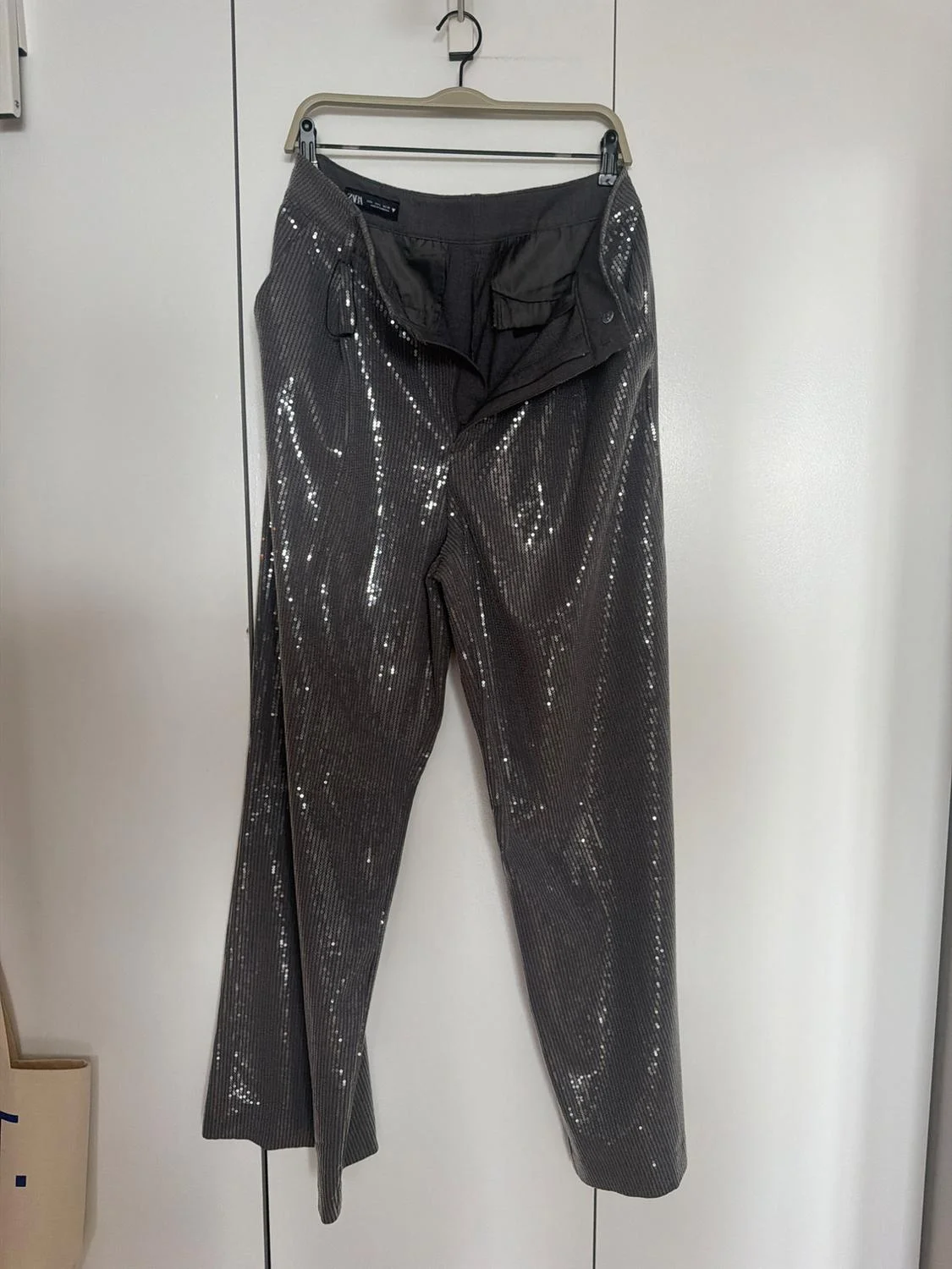 Zara poslovne pantalone sljokicave M