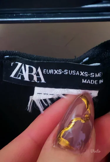 Zara top sa ''ogrlicom'' xs-s