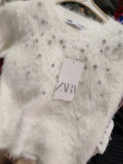 Zara cupavi dzeper sa kamencicima s/m