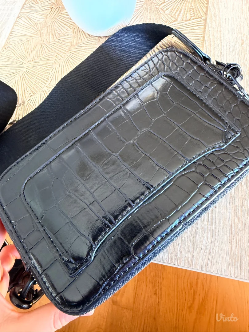 Crna marc jacobs torba