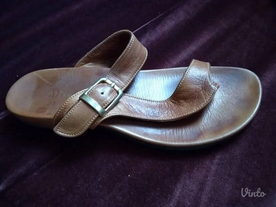 Kožne sandale-japanke