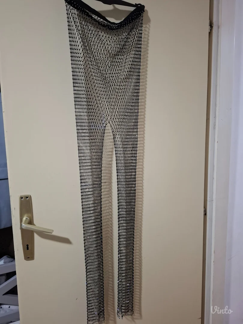 Providne pantalone sa cirkonima