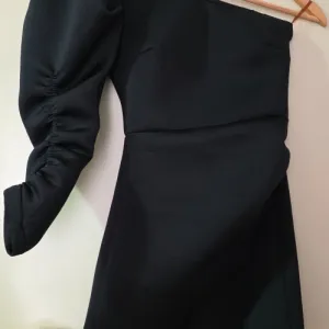 Blondy- crna haljina