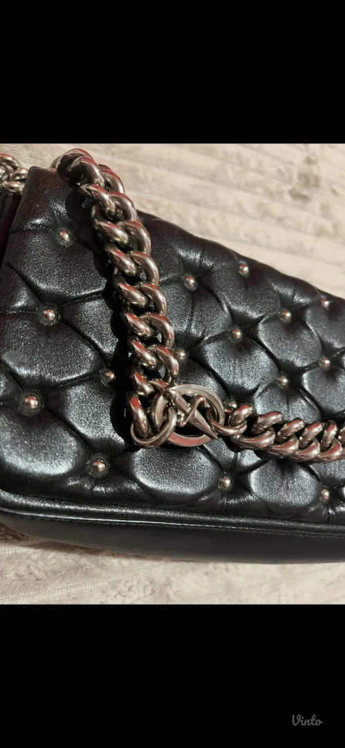 Cesare Paciotti original clutch – quilted, metal chain, prava koža