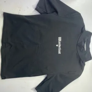 terranova,crna majica sa kragnom i malo duzim rukavima