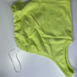 New yorker majica na jedno rame