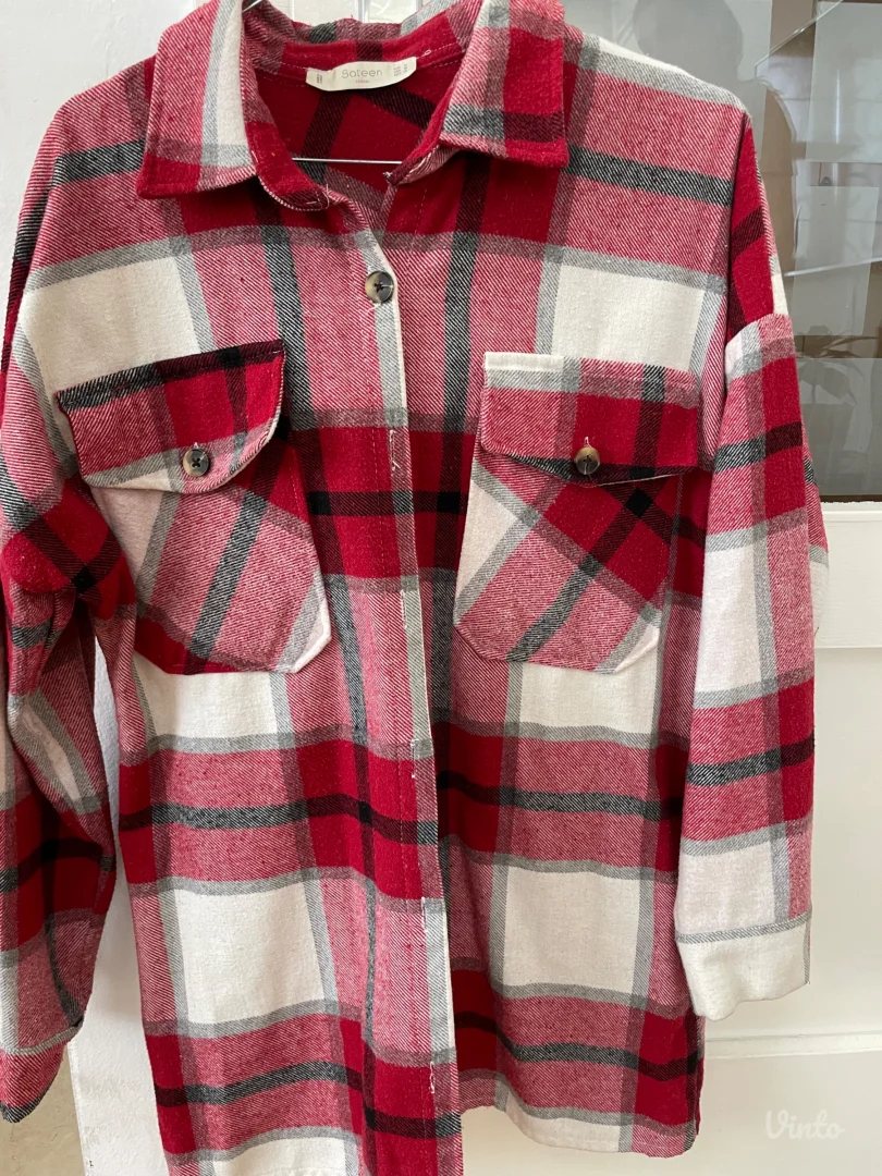 crveno- bela kosulja