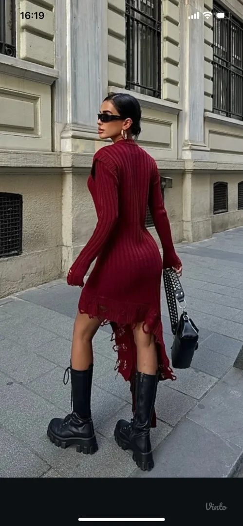 Bordo vunena haljina