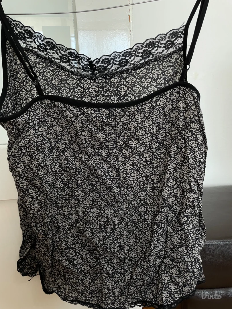 crno- bela zenska majica