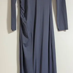 Strafivarius siva haljina