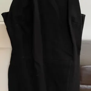 Stradivarius-crna haljina