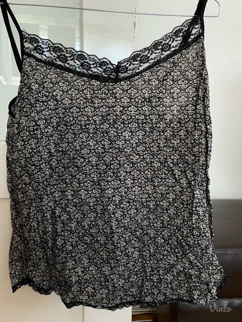 crno- bela zenska majica