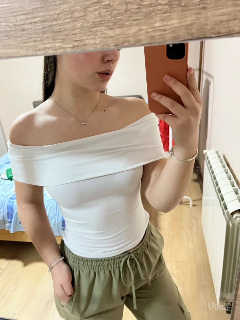 Pull&Bear top golih ramena