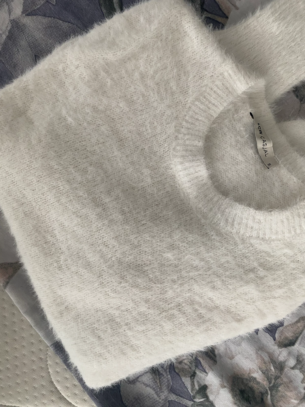 LCW Casual beli pufnasti nežni džemper (Veličina S)