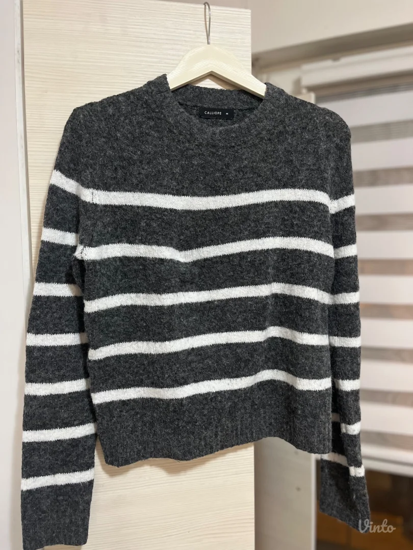 Ženski džemper na pruge