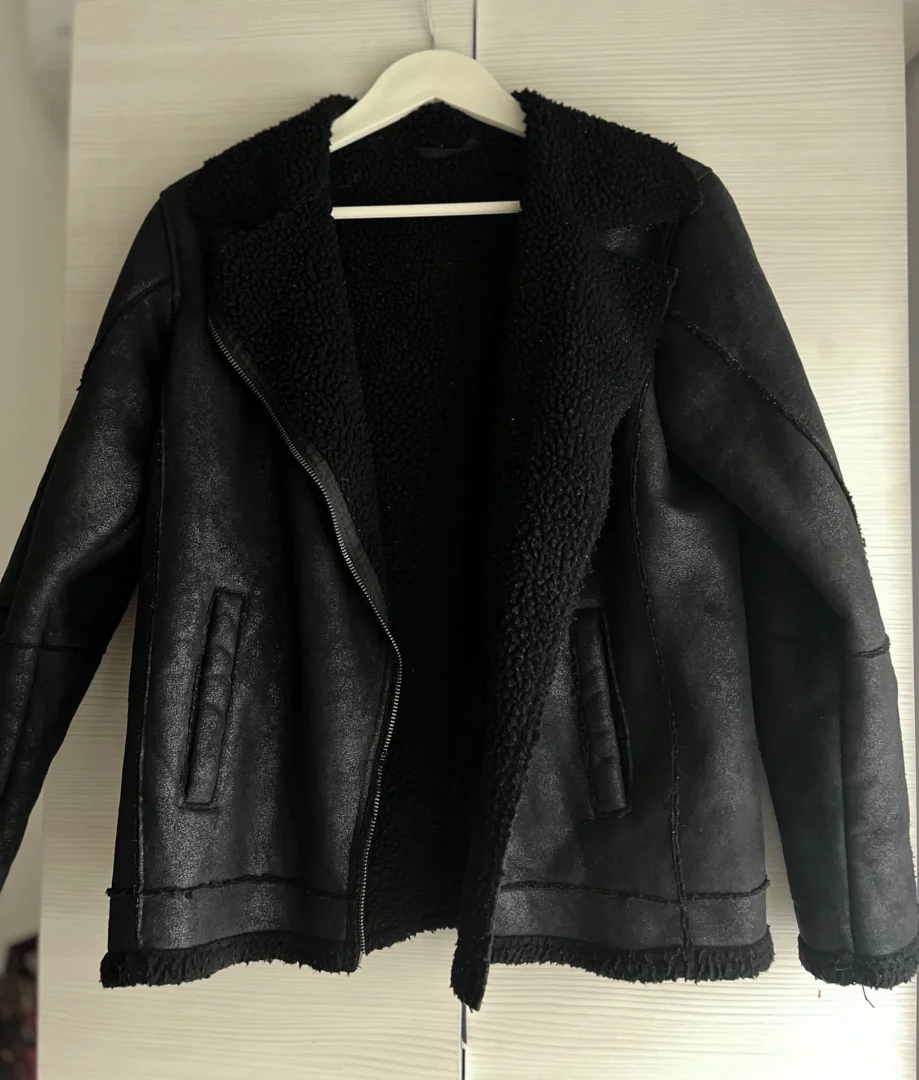 Crna kratka jakna, LINDEX