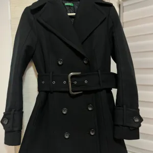 Kaput - crni, Benetton