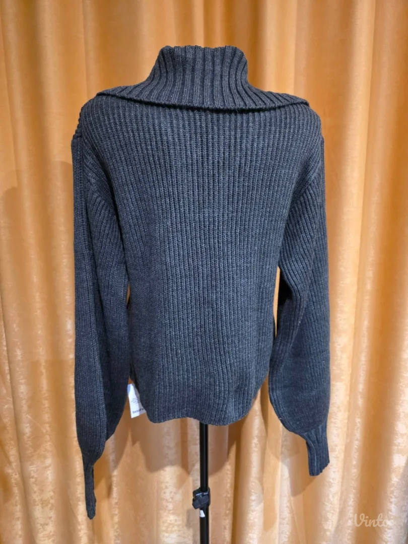 Boohoo dzemper vel.M-L novo