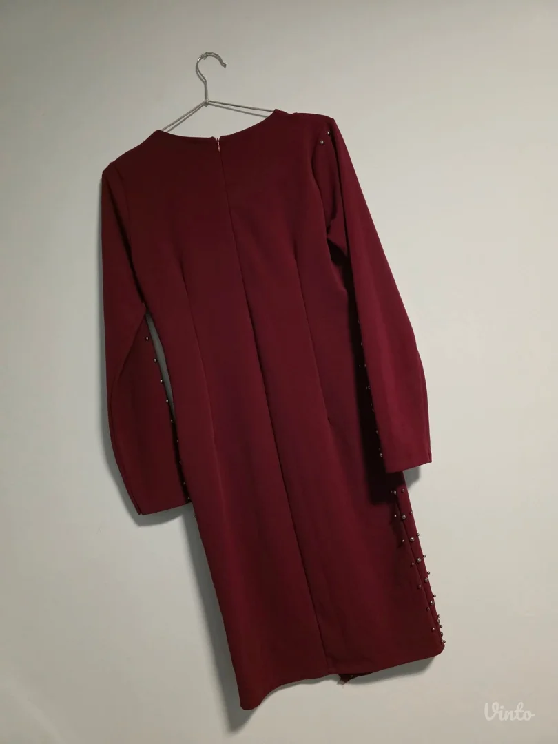 Bordo haljina sa nitnama uni vel.novo