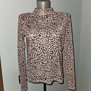 New look animal providna bluzica vel.m-L kao nova