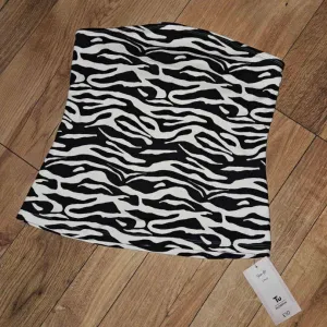 Tu top majica nova M-L