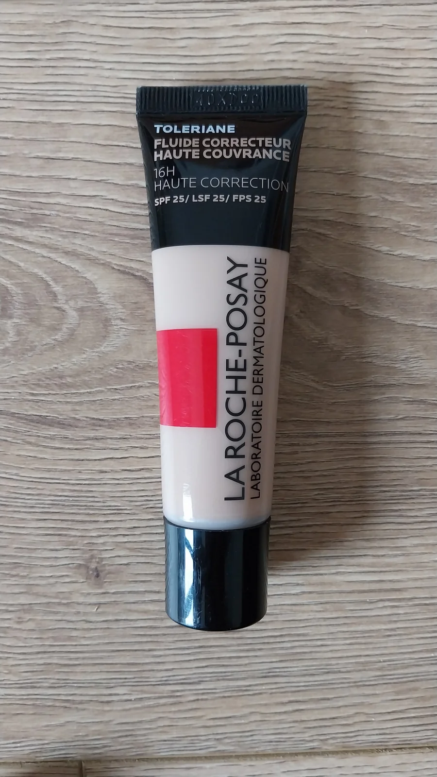 La Roche Posay Toleriane Teint Fluide tecni puder