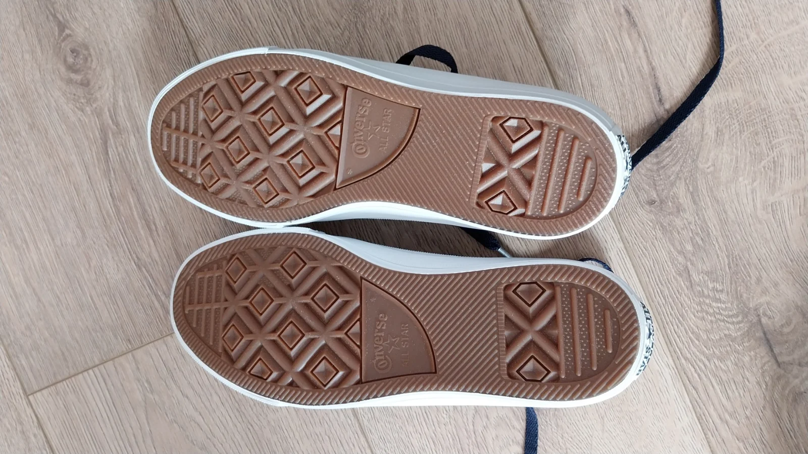 Converse ljubičaste starke