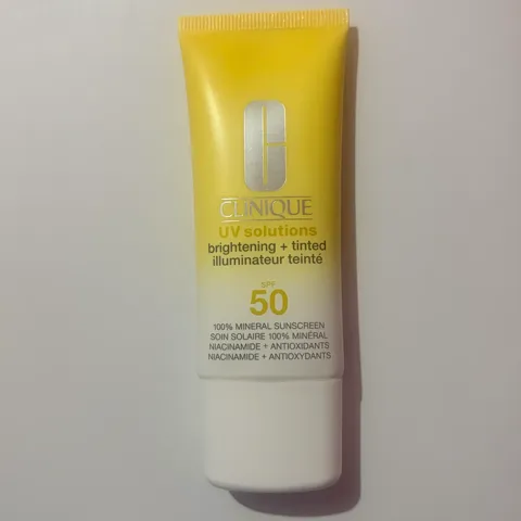 Clinique UV Solutions Brightening + Tinted Sunscreen
