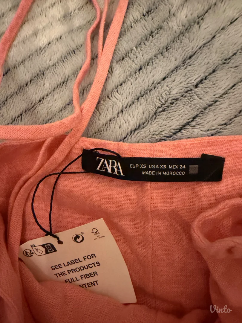 Zara top sa etiketom