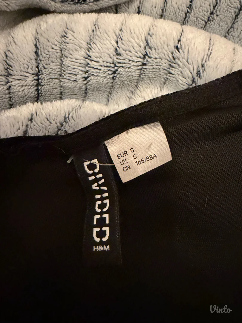 H&m sljokicasta haljina