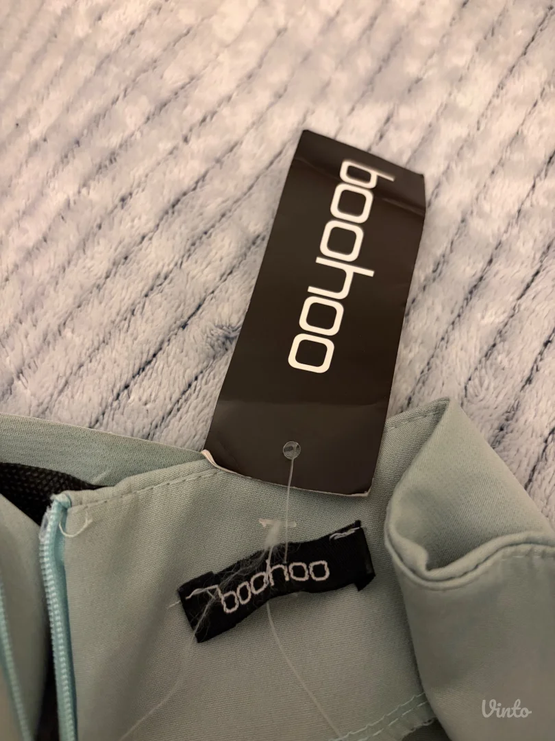 Boohoo suknja sa etiketom