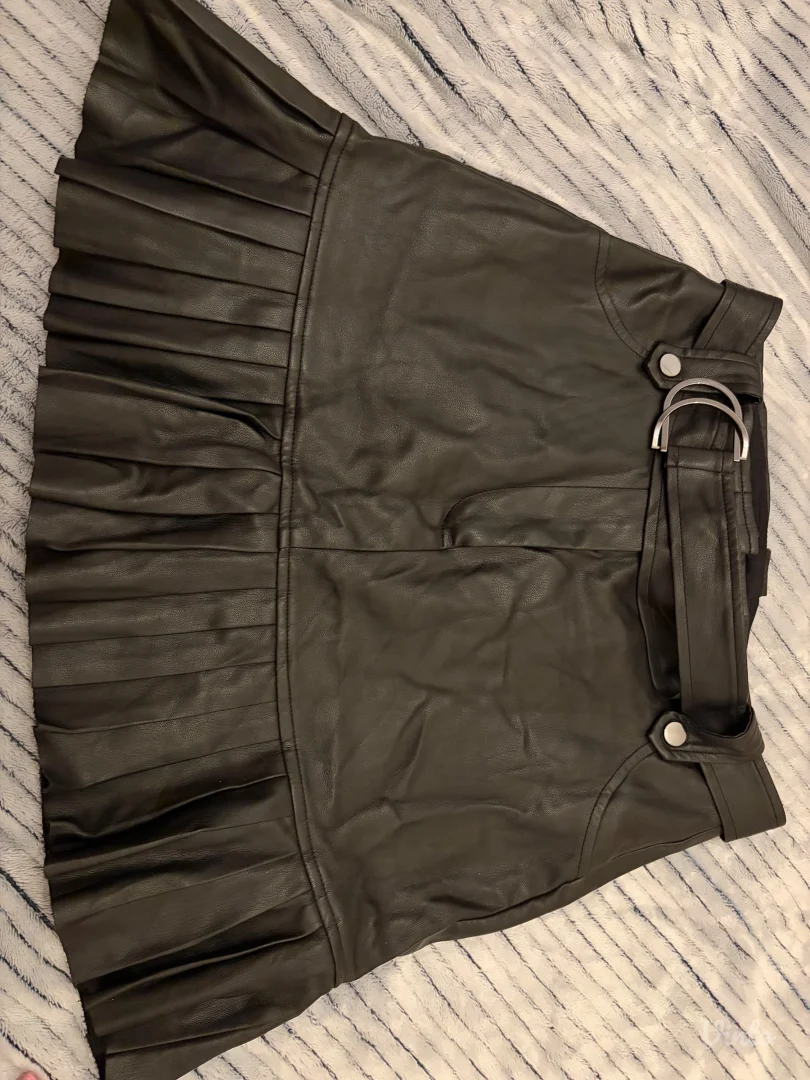 Stradivarius kozna suknjica