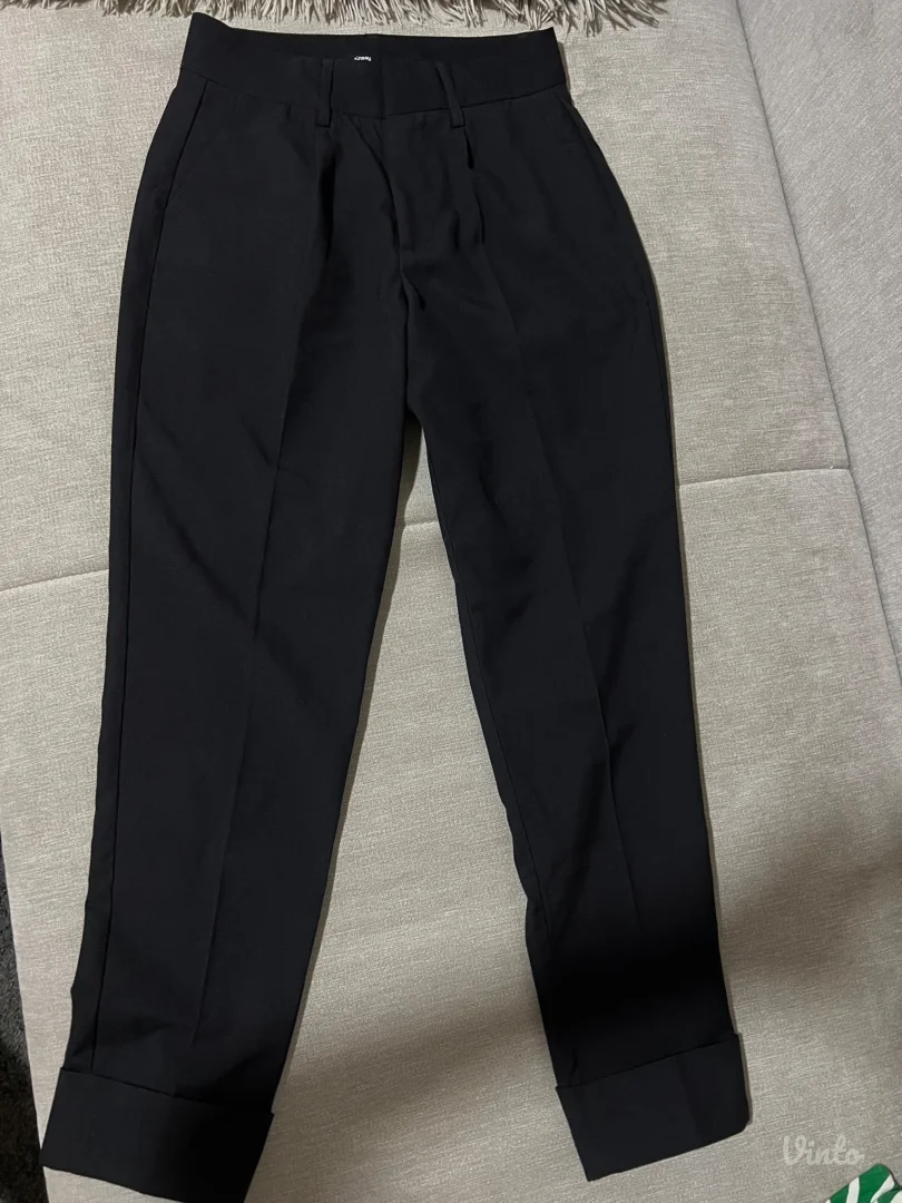 Elegantne pantalone 32