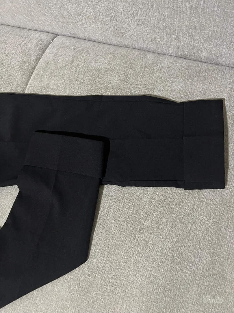 Elegantne pantalone 32