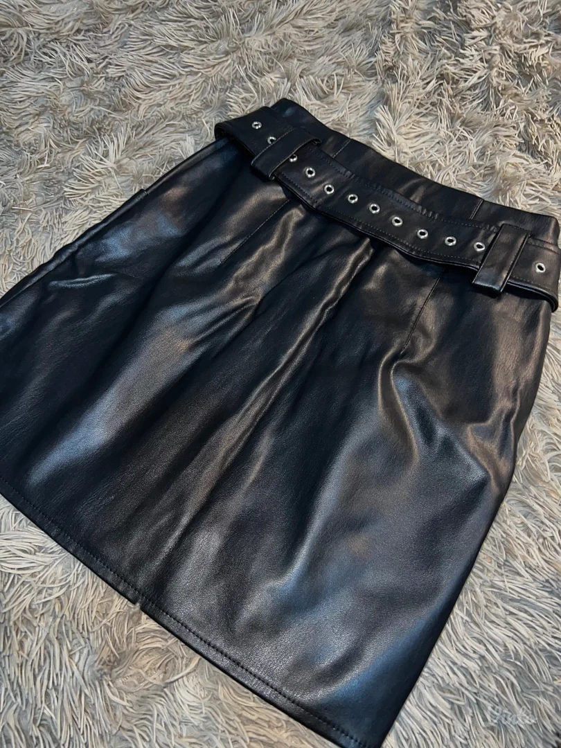 Kožna mini suknja 34