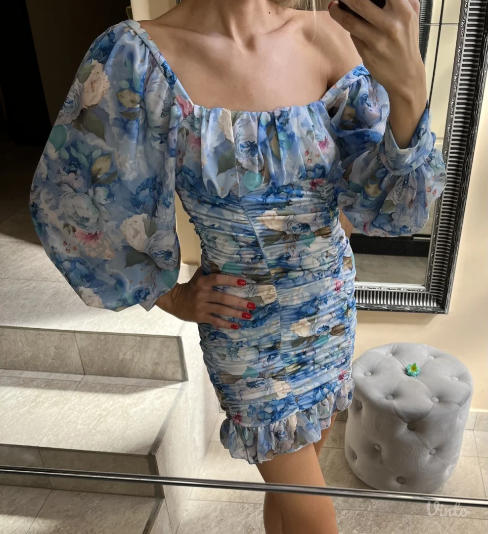 Cvetna haljina nenosena