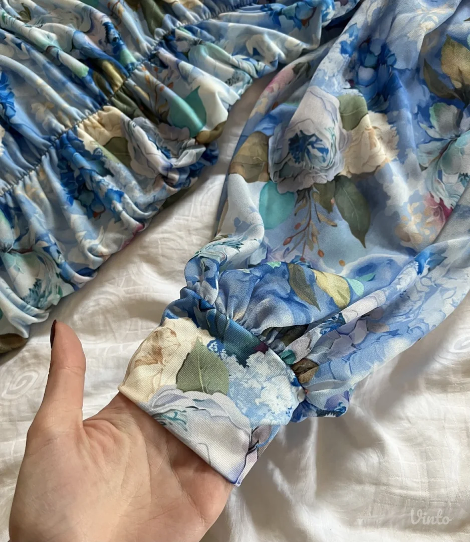 Cvetna haljina nenosena